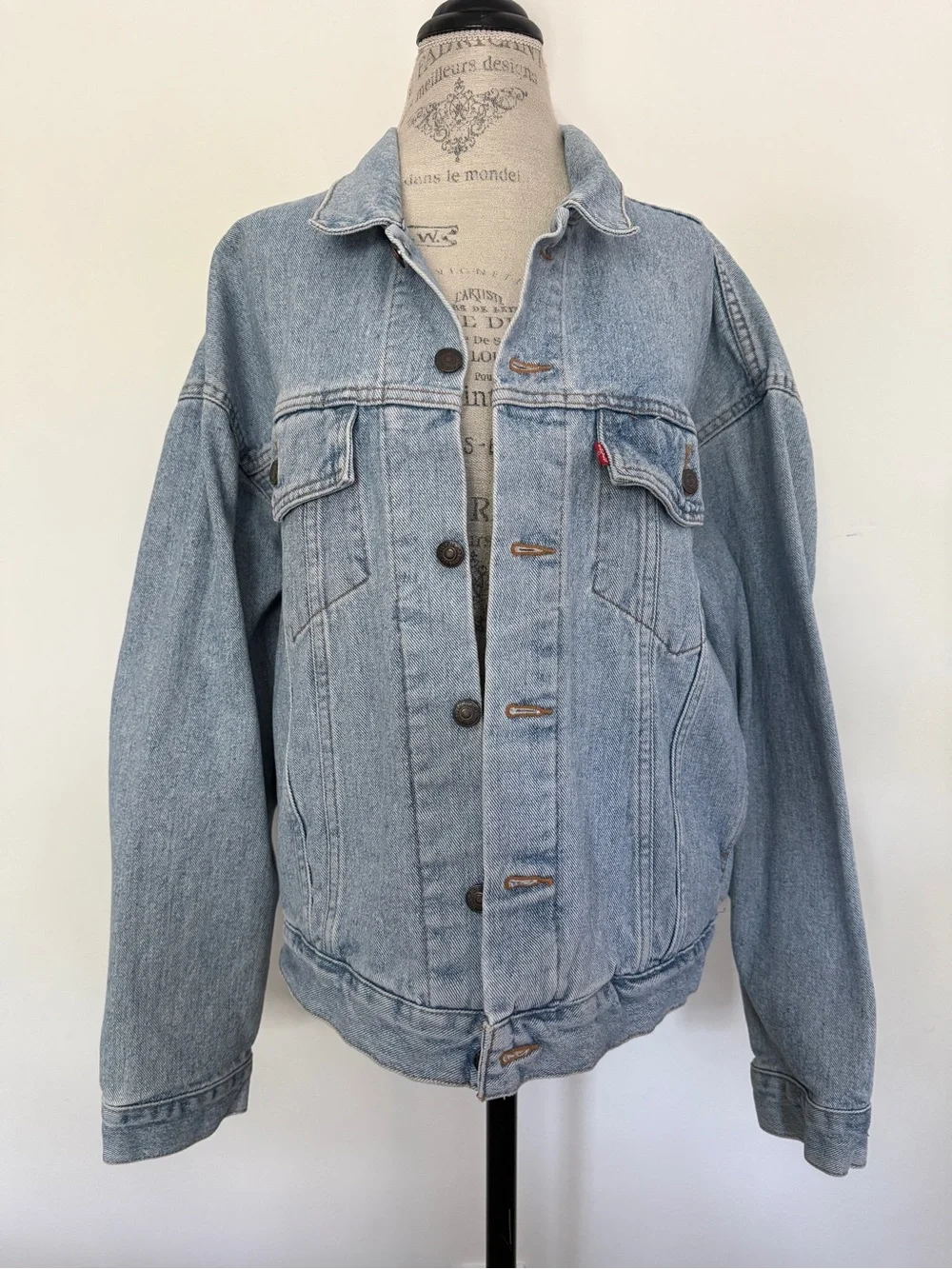 Vintage 1992 Levi’s Classic Light Wash Denim Jacket size Large
